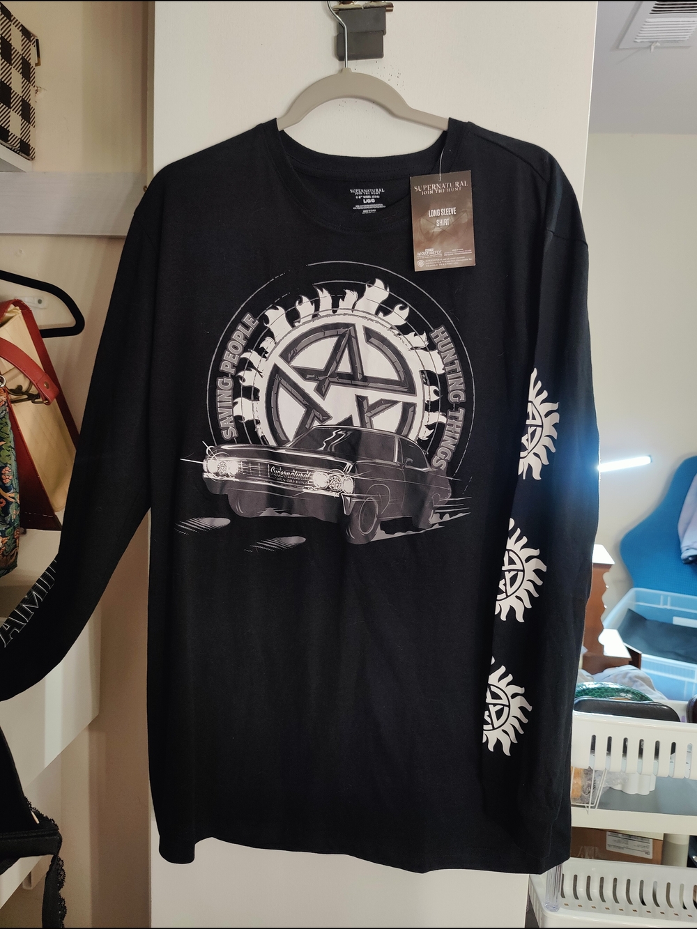 Long Sleeve Graphic Tee - Supernatural - Size large
